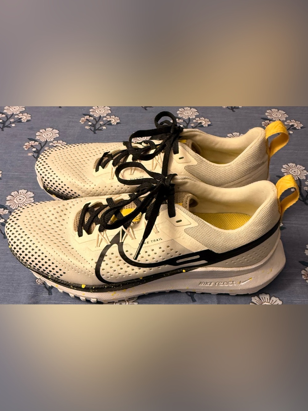 Nike React Pegasus Trail 4 – Men’s Size 9 – Pale Ivory/Khaki/White/Black – EUC